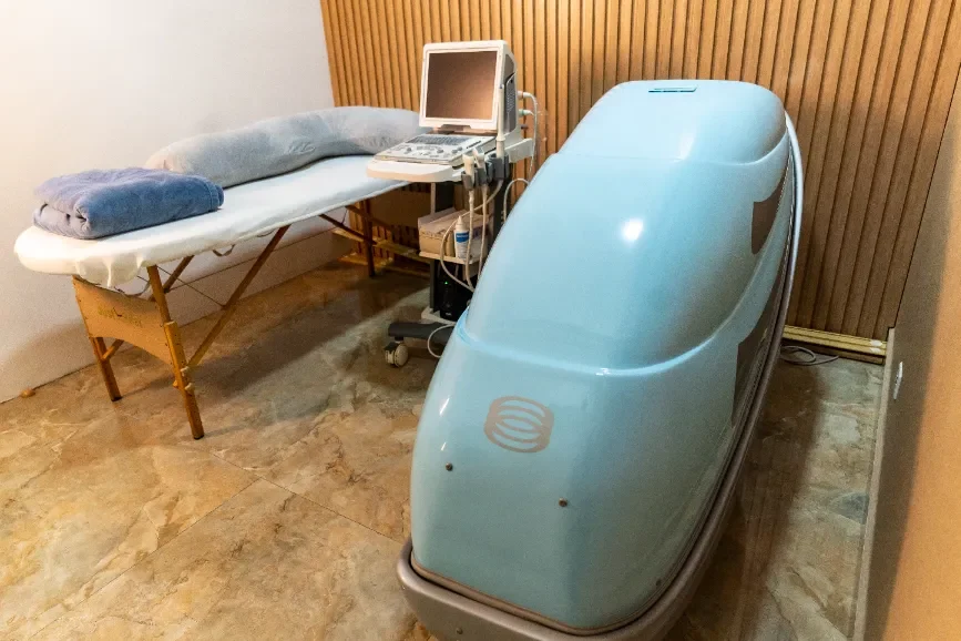 Clinica bienestar capsula spa ultrasonido camilla
